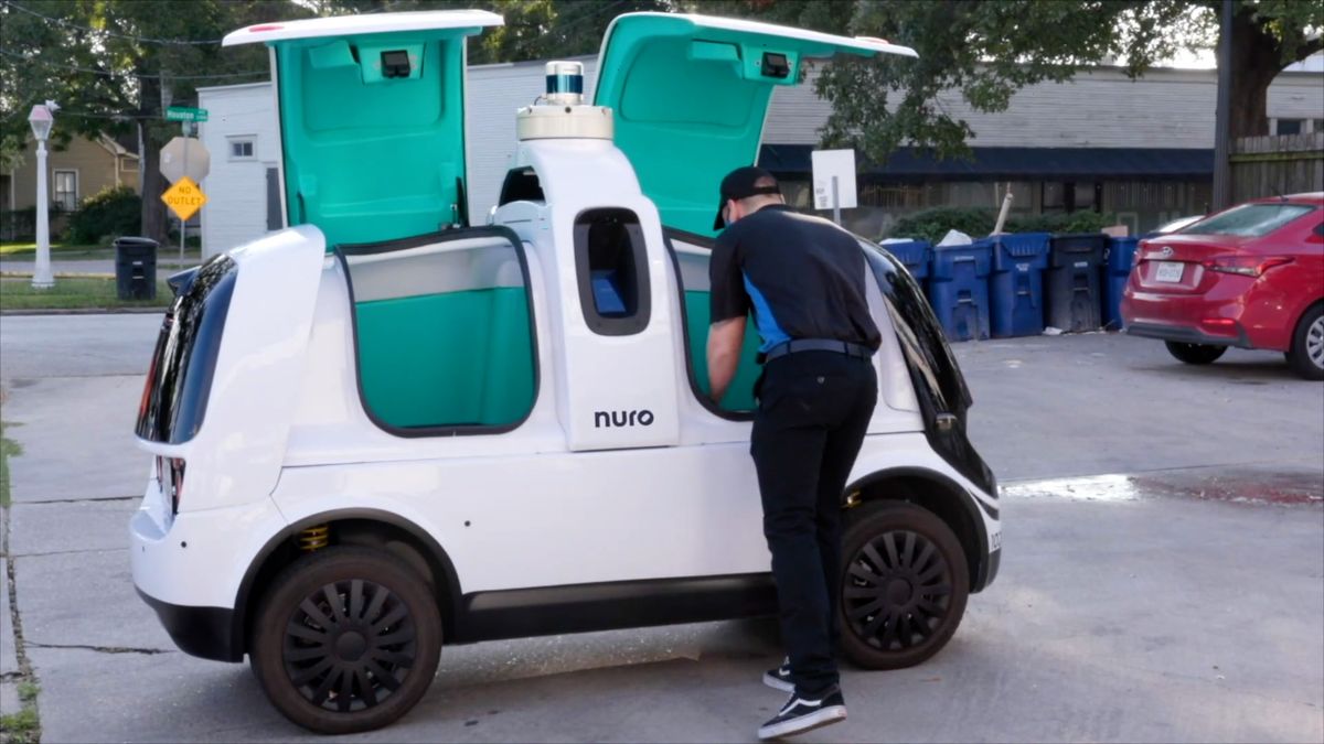 Pizzu přiveze robot. Americký start-up spustil první rozvoz bez řidiče